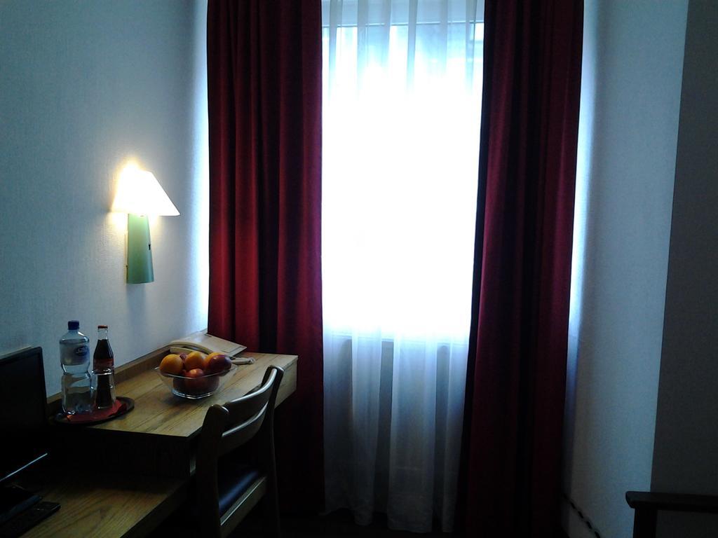 S&L Hotel Neuss Eksteriør billede