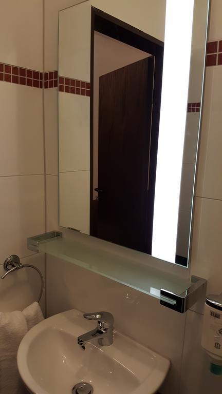 S&L Hotel Neuss Eksteriør billede