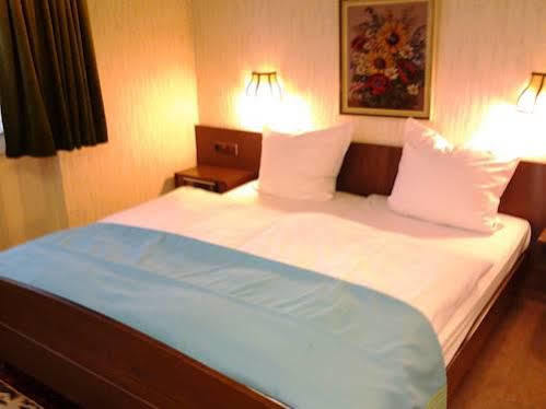 S&L Hotel Neuss Eksteriør billede